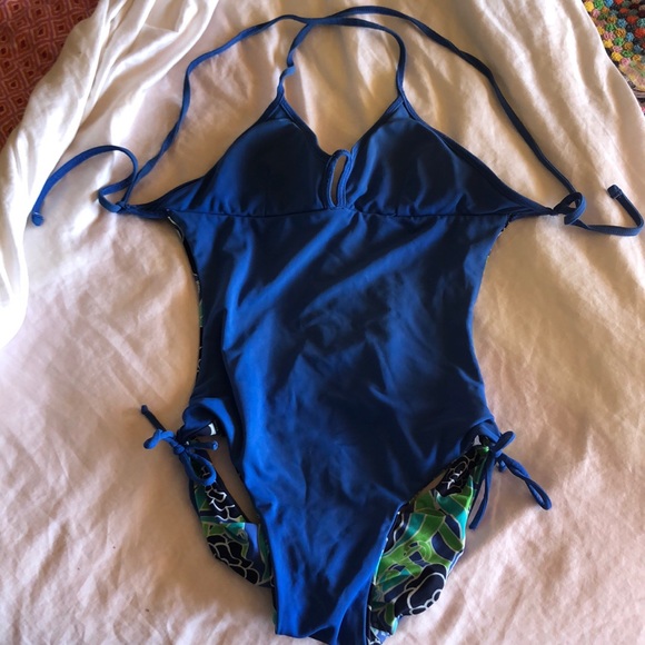 Swimsuit - Picture 1 of 4